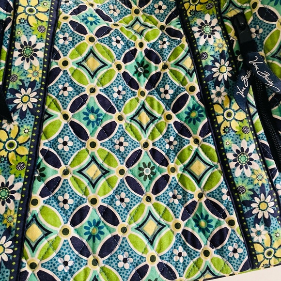 Vera Bradley - Daisy Daisy Print - Picture 2 of 5